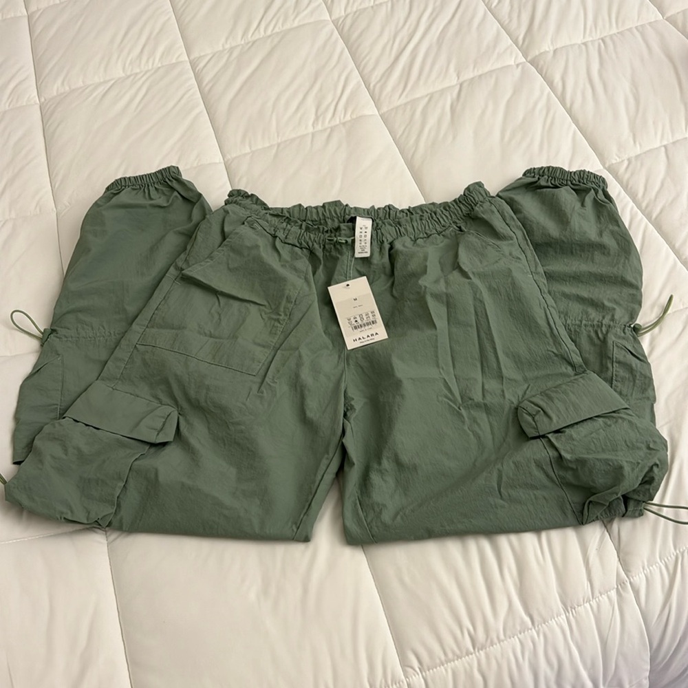Halara parachute joggers